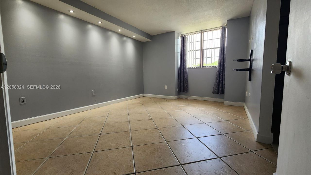 10985 SW 107th St, Unit 304, Miami, FL 33176 Photo