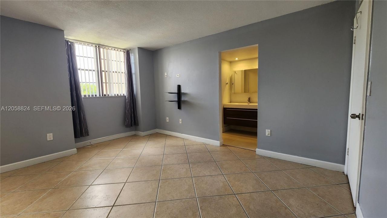 10985 SW 107th St, Unit 304, Miami, FL 33176 Photo