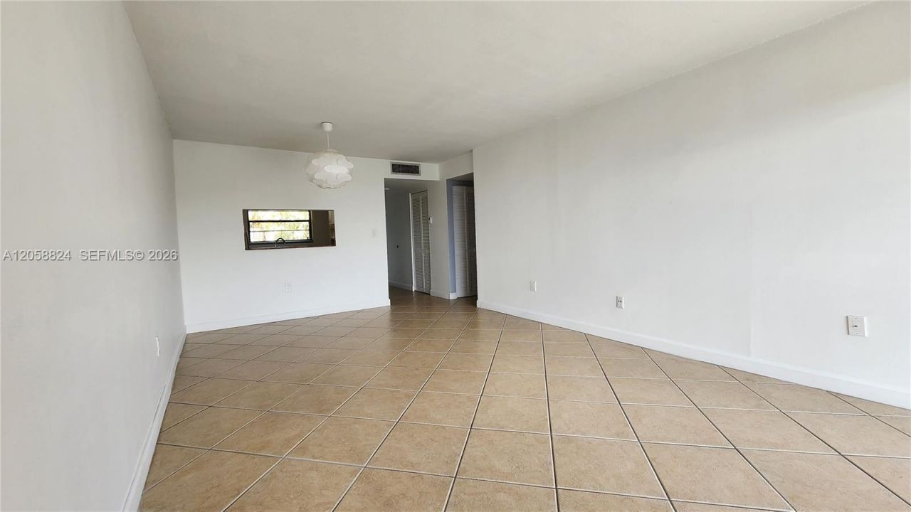 10985 SW 107th St, Unit 304, Miami, FL 33176 Photo