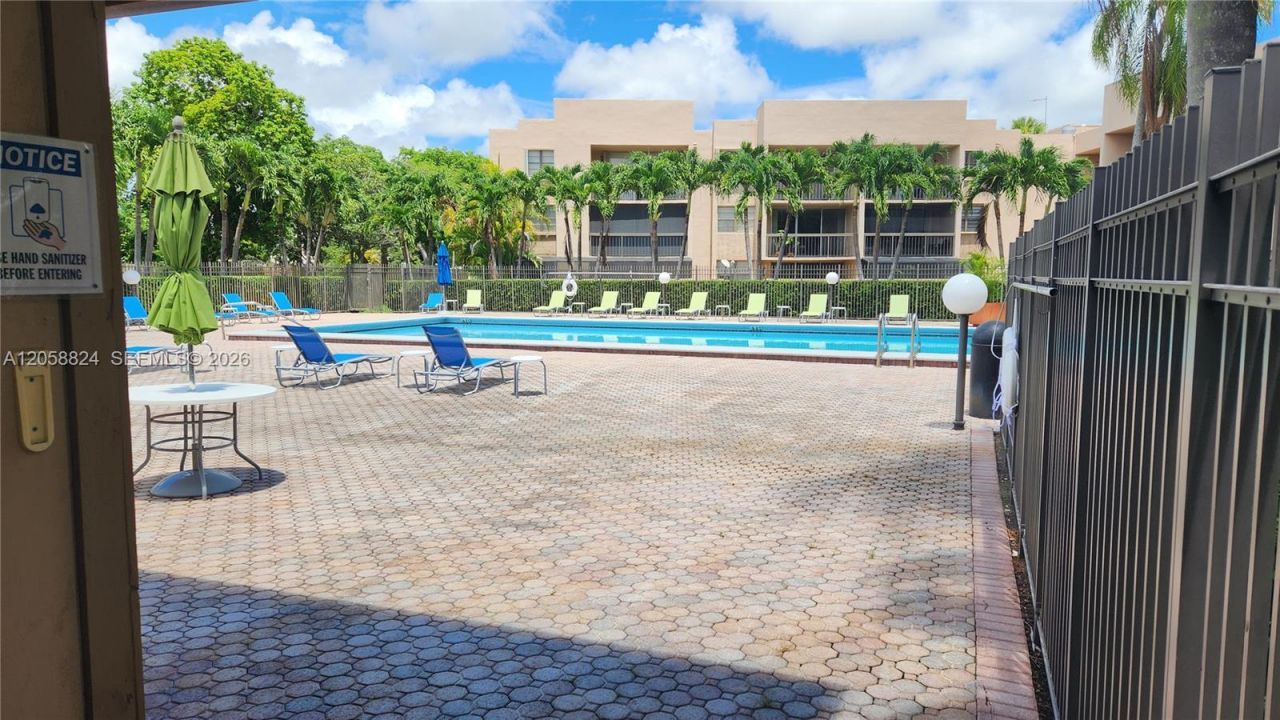 10985 SW 107th St, Unit 304, Miami, FL 33176 Photo