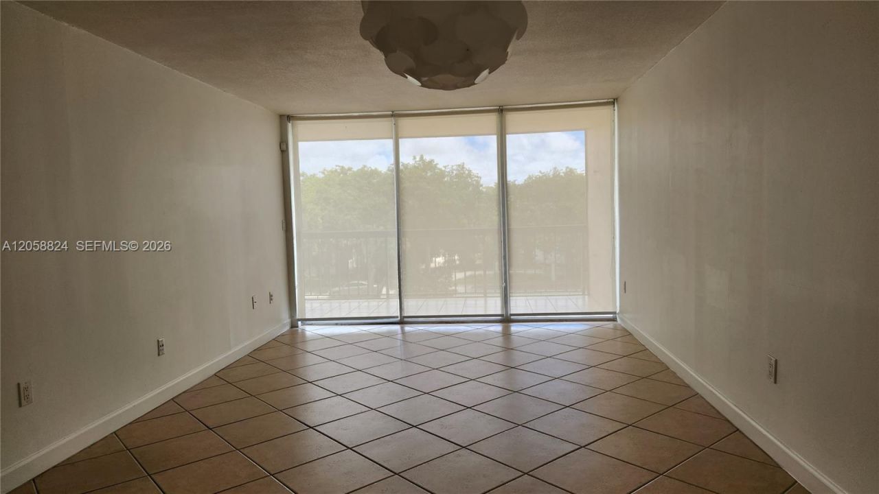 10985 SW 107th St, Unit 304, Miami, FL 33176 Photo