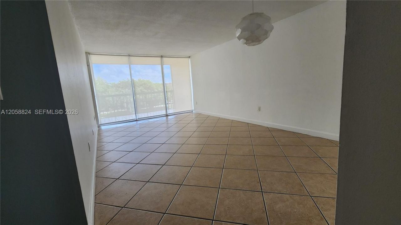 10985 SW 107th St, Unit 304, Miami, FL 33176 Photo