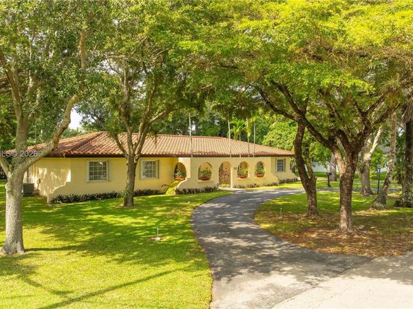 8520 SW 119 Street, Unincorporated Dade County, FL 33156