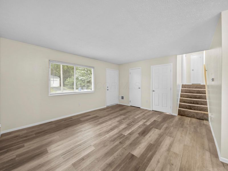 5407 Centner Lane, Columbus, OH 43232 Photo 8