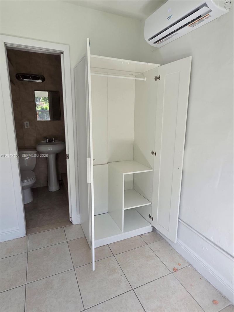 16 Allen Rd , Unit EFFICIENCY, West Park, FL 33023 Photo