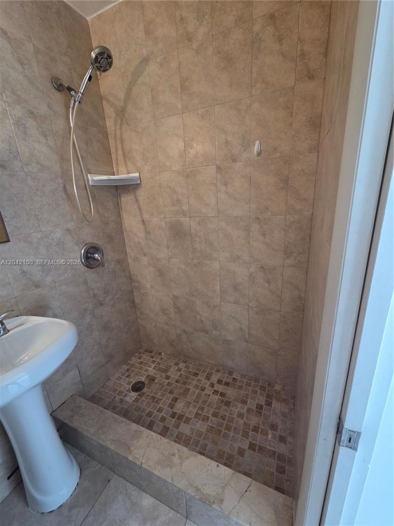 16 Allen Rd , Unit EFFICIENCY, West Park, FL 33023 Photo
