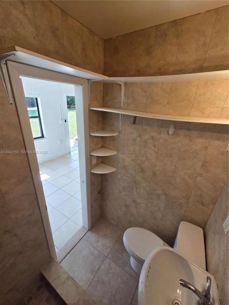 16 Allen Rd , Unit EFFICIENCY, West Park, FL 33023 Photo