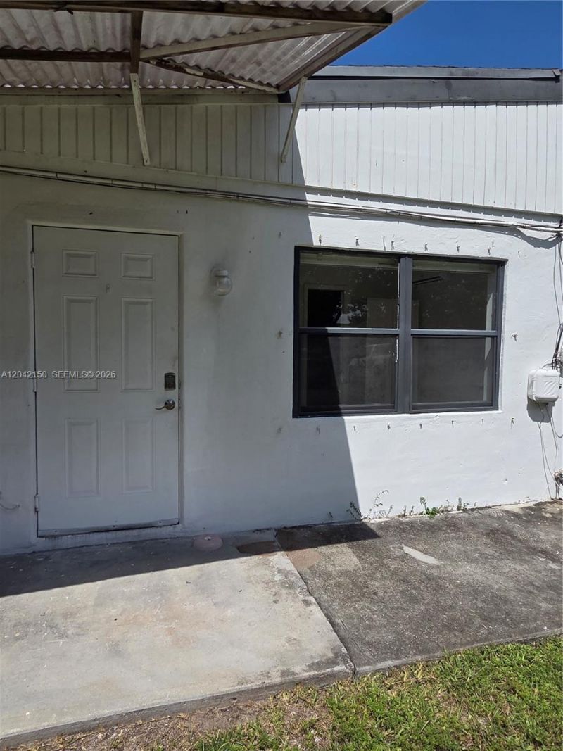 16 Allen Rd , Unit EFFICIENCY, West Park, FL 33023 Photo