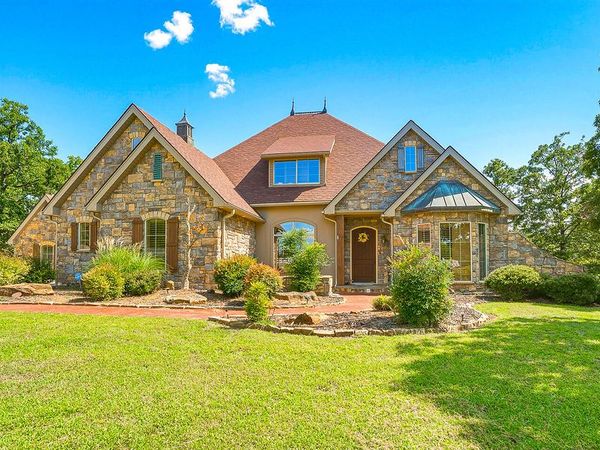 1202 Walker Circle , Ada, OK 74820