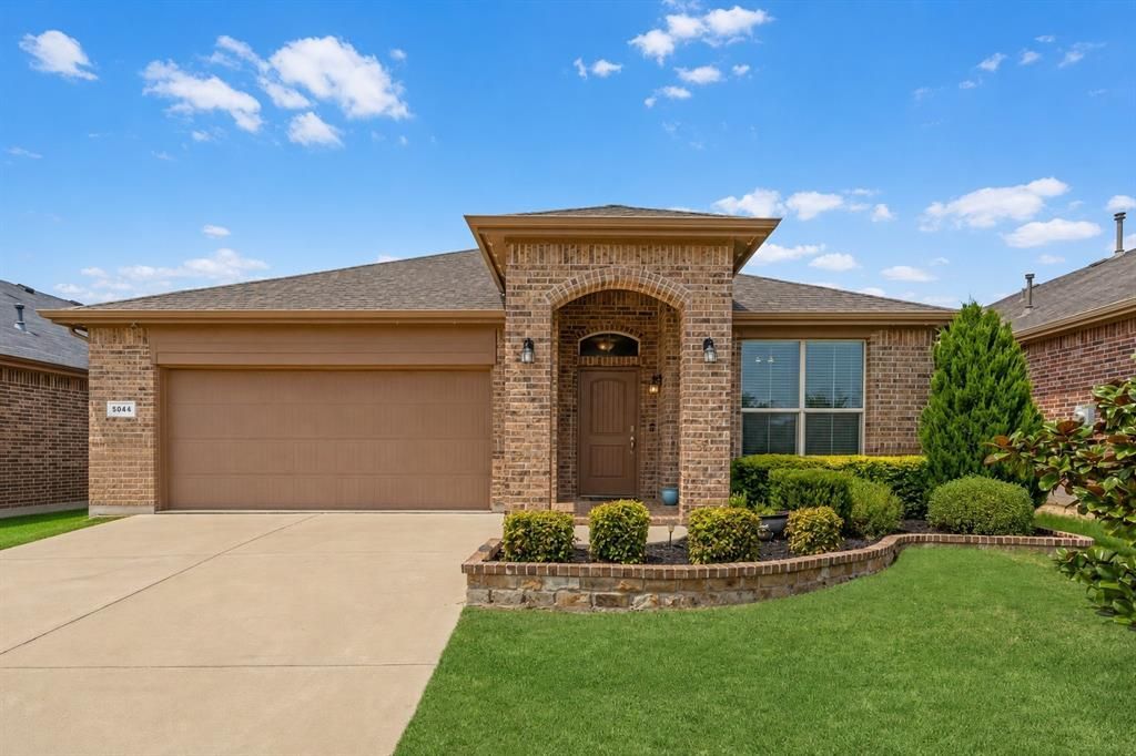 5044 Sugarcane Lane, Fort Worth, TX 76179 Main Photo