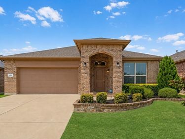 5044 Sugarcane Lane, Fort Worth, TX 76179