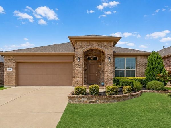 5044 Sugarcane Lane , Fort Worth, TX 76179