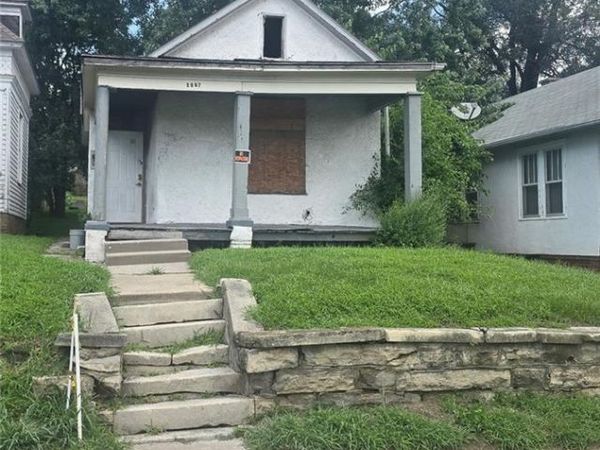 2007 Jones Street, St Joseph, MO 64501