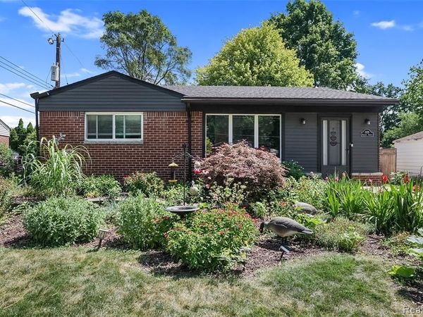 1329 Darlene Avenue , Madison Heights, MI 48071