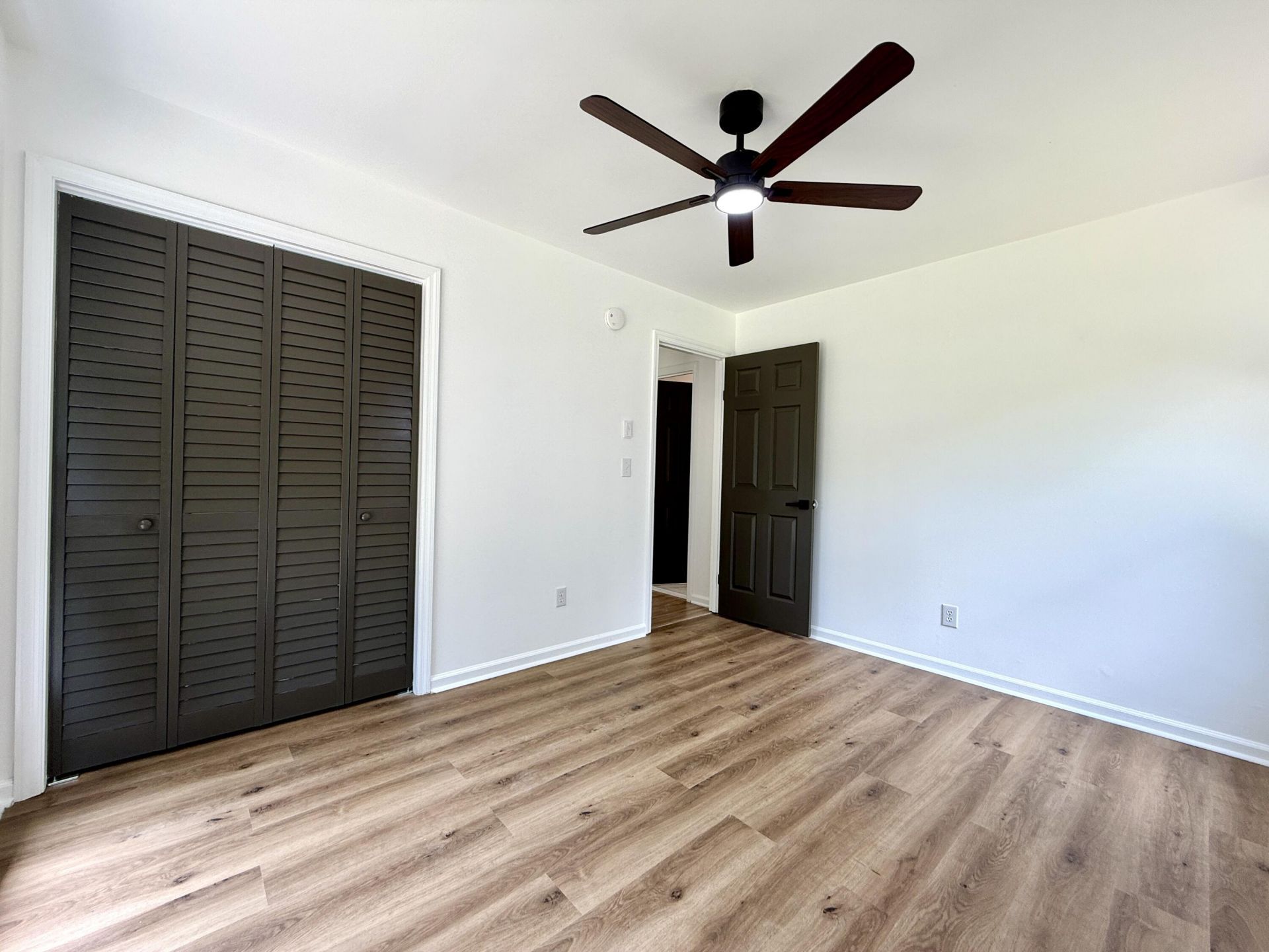 2526 Longbranch Drive Photo 21