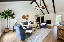 2526 Longbranch Drive photo 4