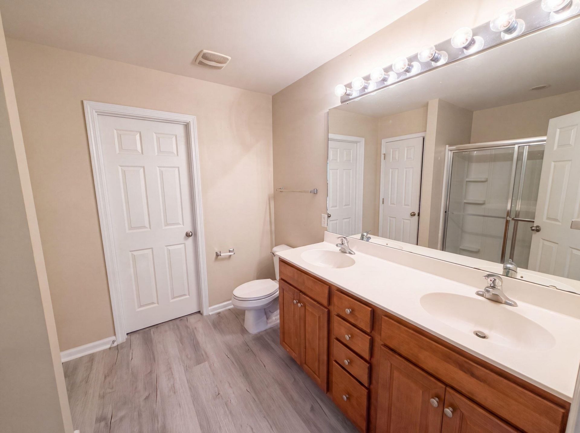 252 Cameron Street Photo 13