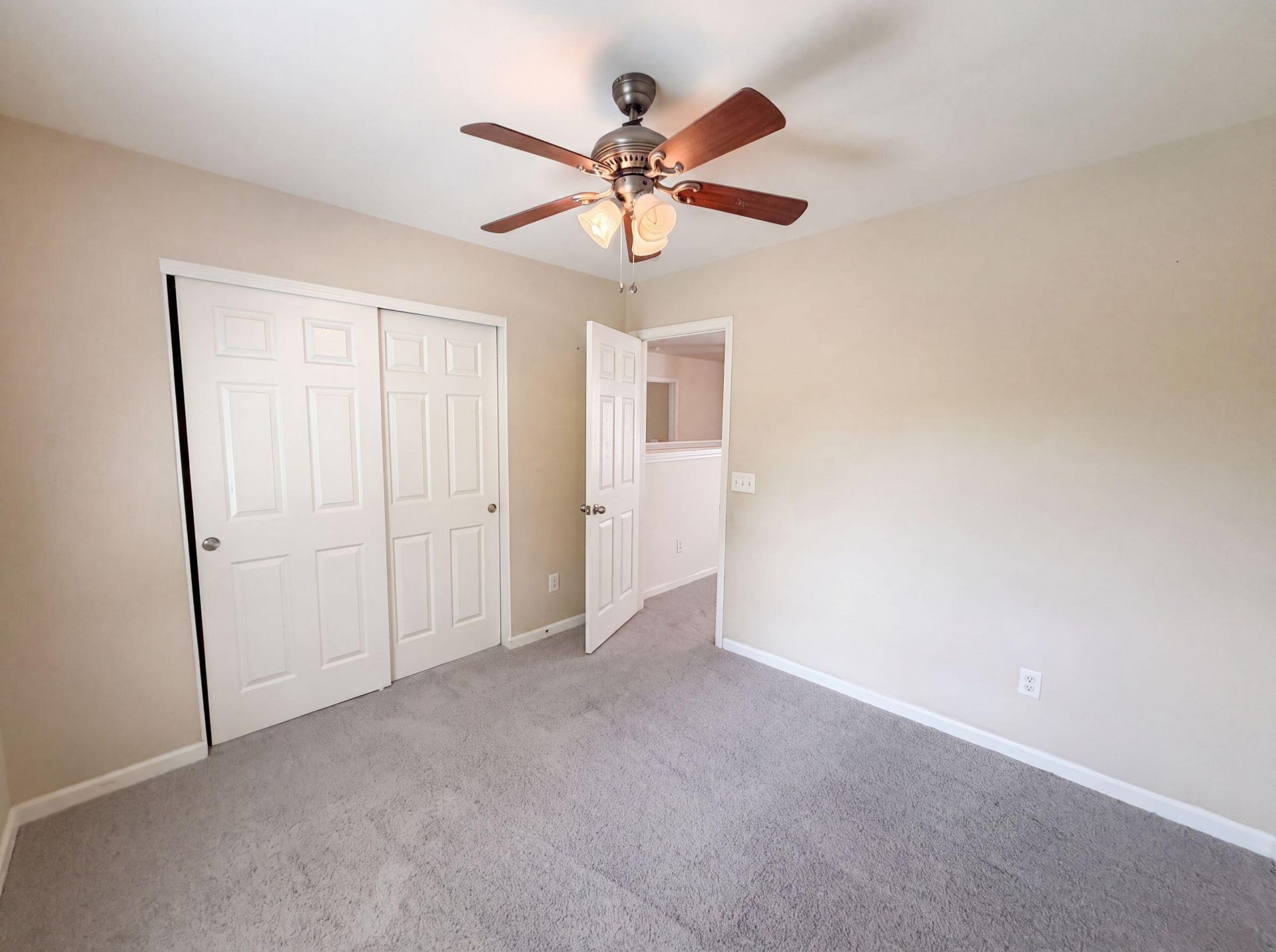 252 Cameron Street Photo 15