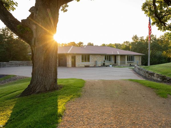 38150 253rd Avenue, La Motte, IA 52054