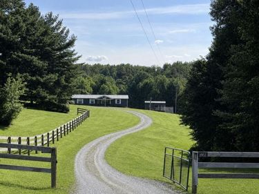 1951 Angel Ridge Road, Hustonville, KY 40437