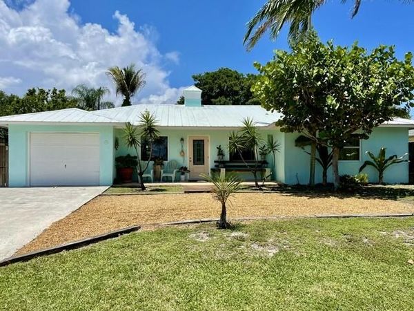 415 Beacon Street, Tequesta, FL 33469
