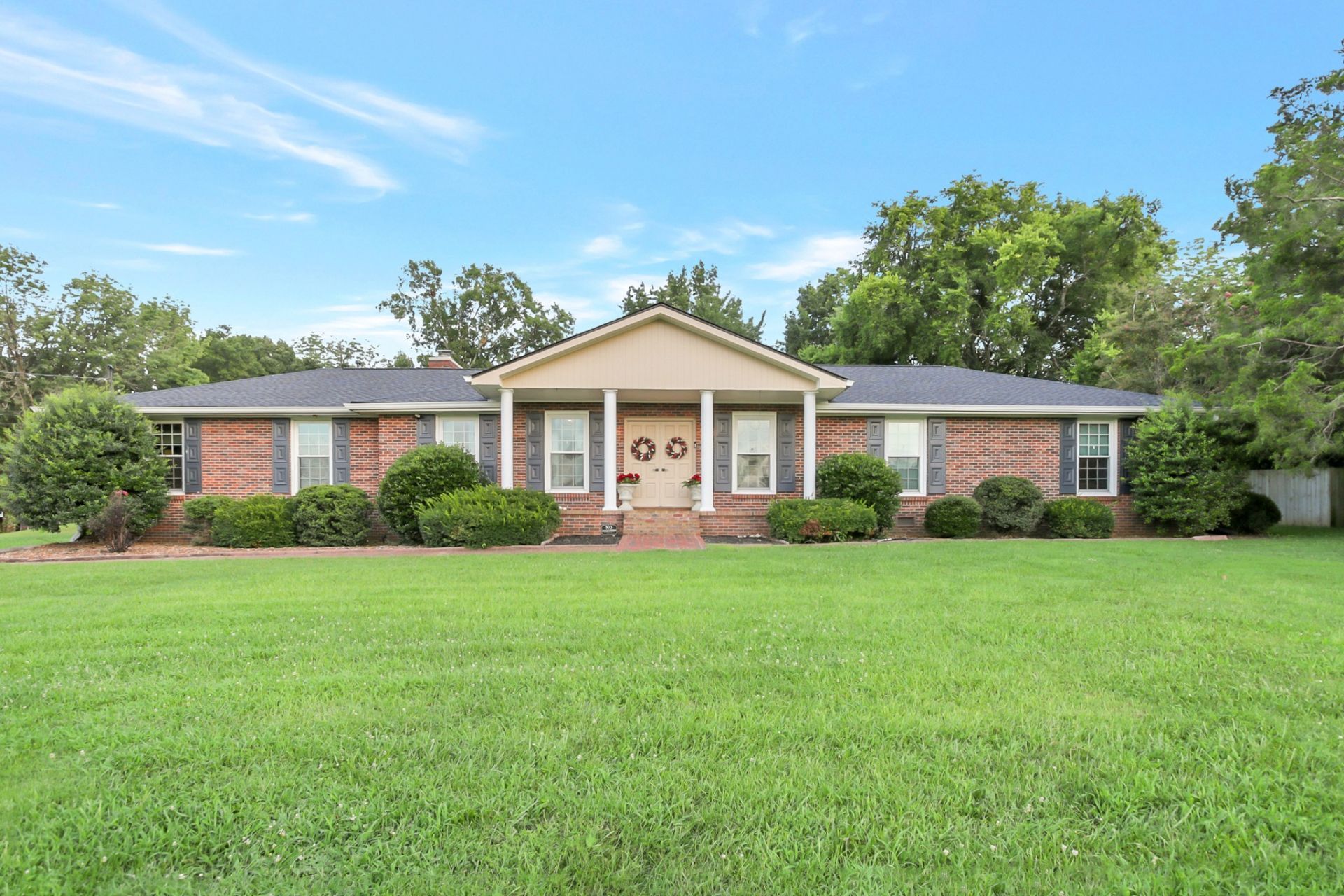 4025 Lake Pkwy, Hermitage, TN 37076 Main Photo