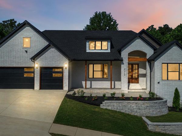2005 NE Chaucer Street, Bentonville, AR 72712