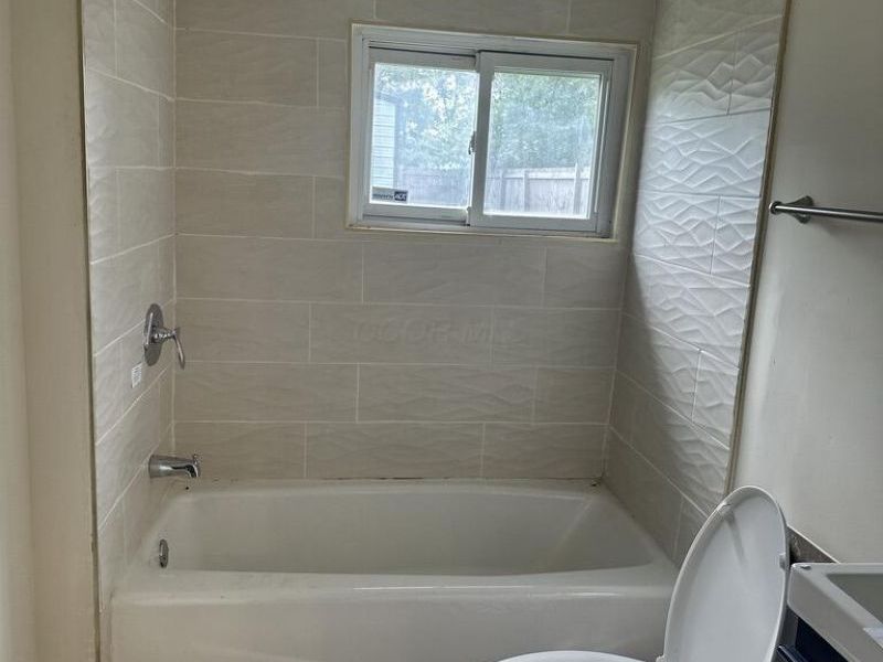3234 E Avenue, Columbus, OH 43207 Photo 9