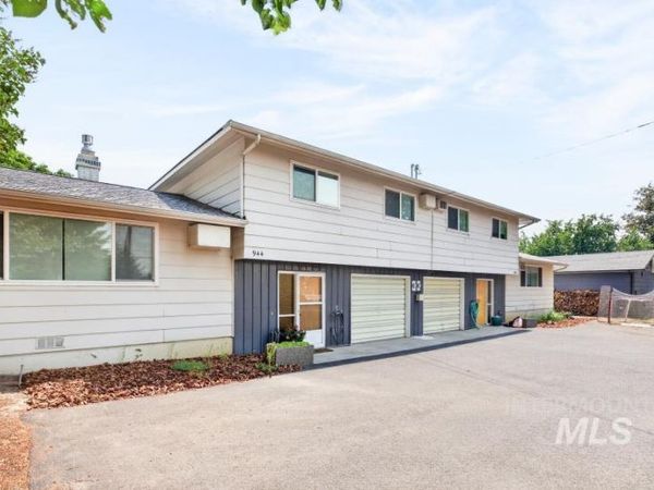 942 Orchard Ave, Moscow, ID 83843