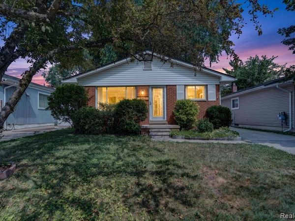 8462 Hugh Street , Westland, MI 48185