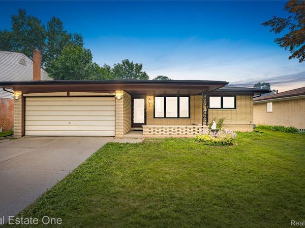 37719 Adrian Drive, Sterling Heights, Mi 48310