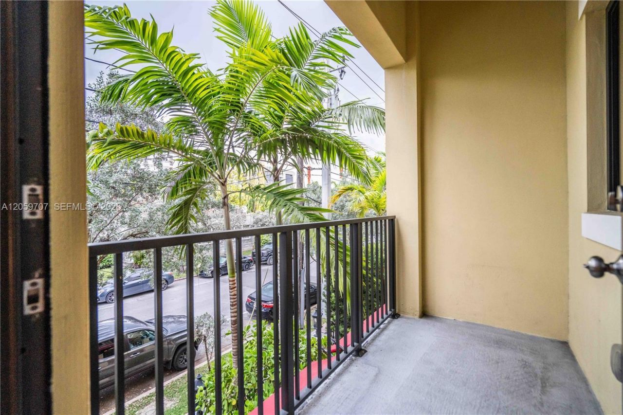 1091 Galiano St, Unit 102, Coral Gables, FL 33134 Photo
