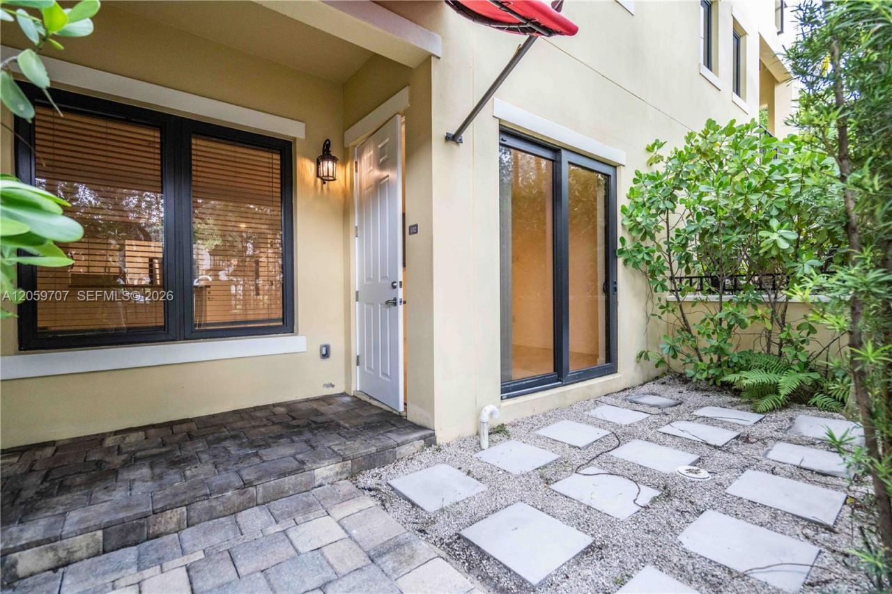 1091 Galiano St, Unit 102, Coral Gables, FL 33134 Photo