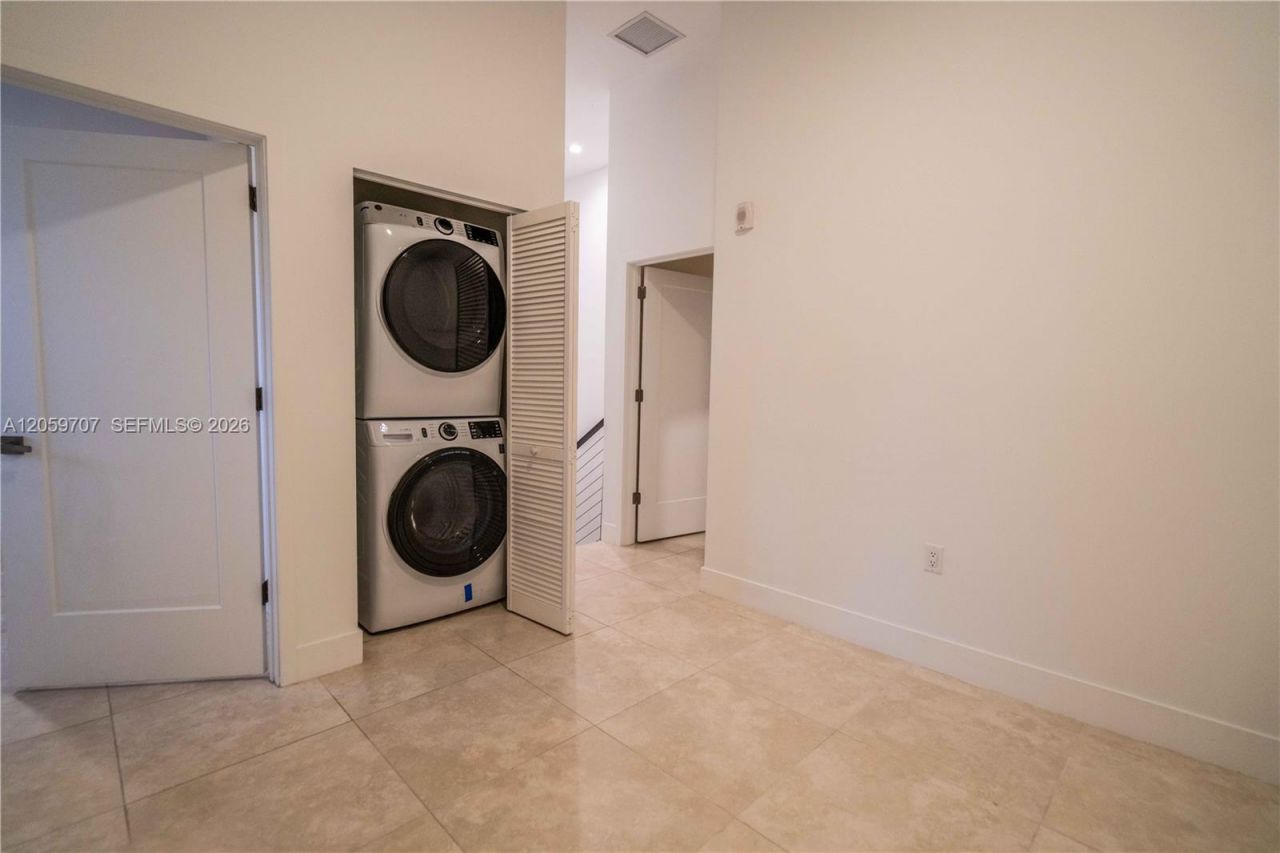 1091 Galiano St, Unit 102, Coral Gables, FL 33134 Photo