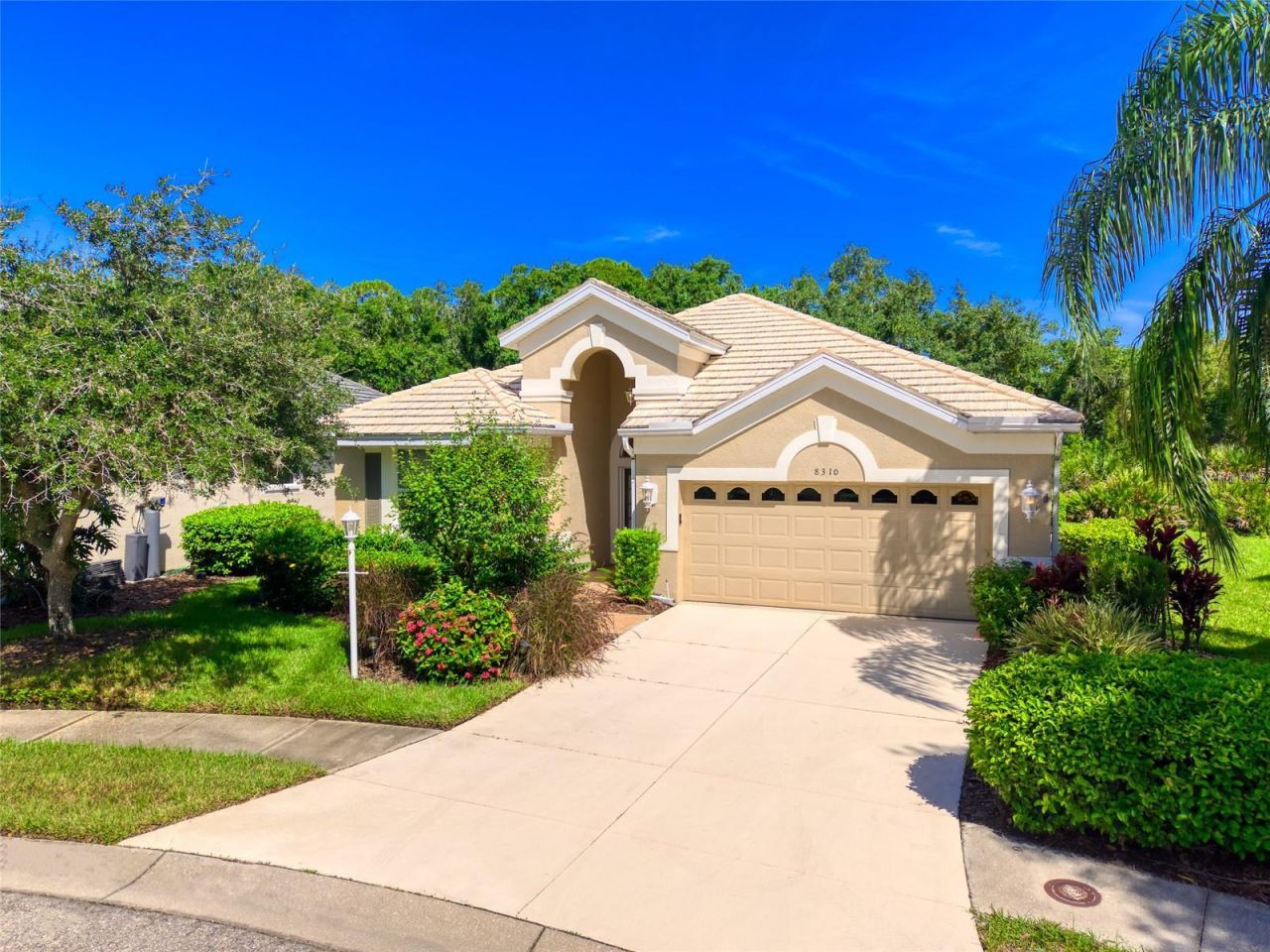 8310 Whispering Woods Court, Bradenton, FL 34202 Photo