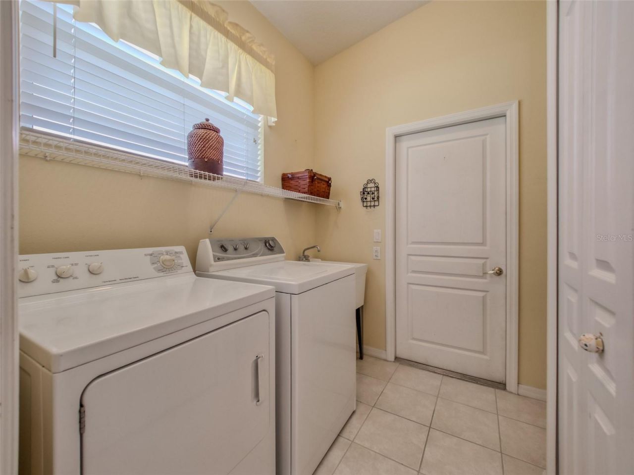 8310 Whispering Woods Court, Bradenton, FL 34202 Photo