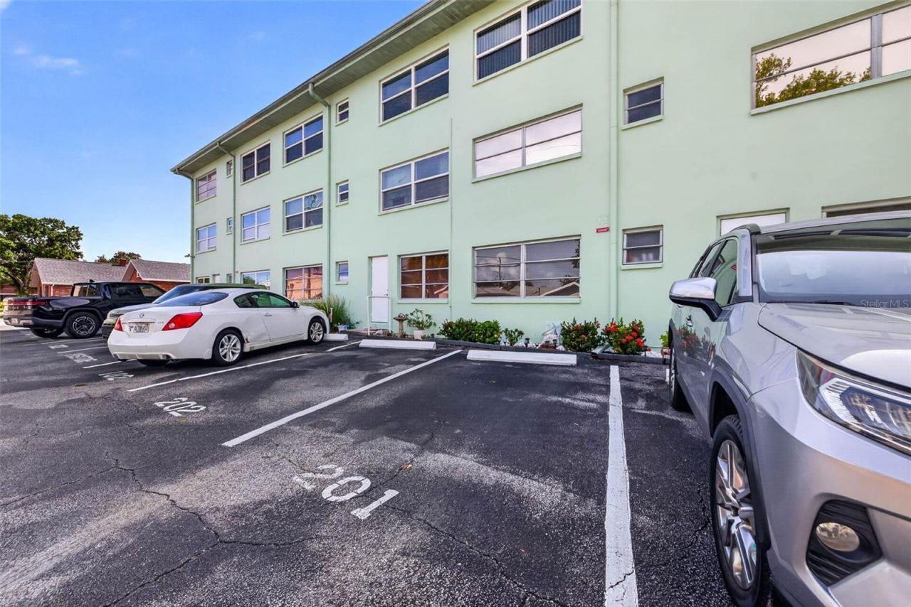 4819 8th Avenue N, Unit 201, Saint Petersburg, FL 33713 Photo