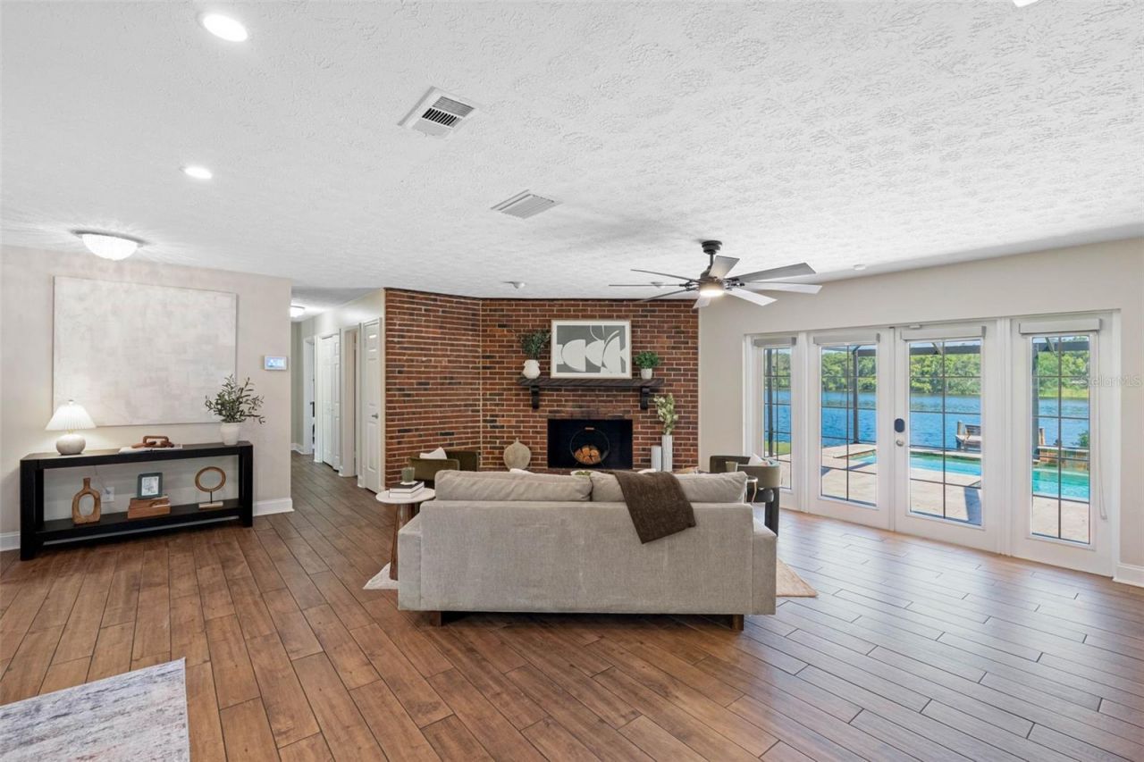 4221 River Hills Drive, Tampa, FL 33617 Photo