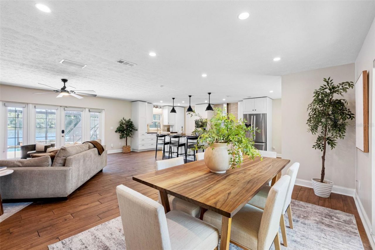 4221 River Hills Drive, Tampa, FL 33617 Photo