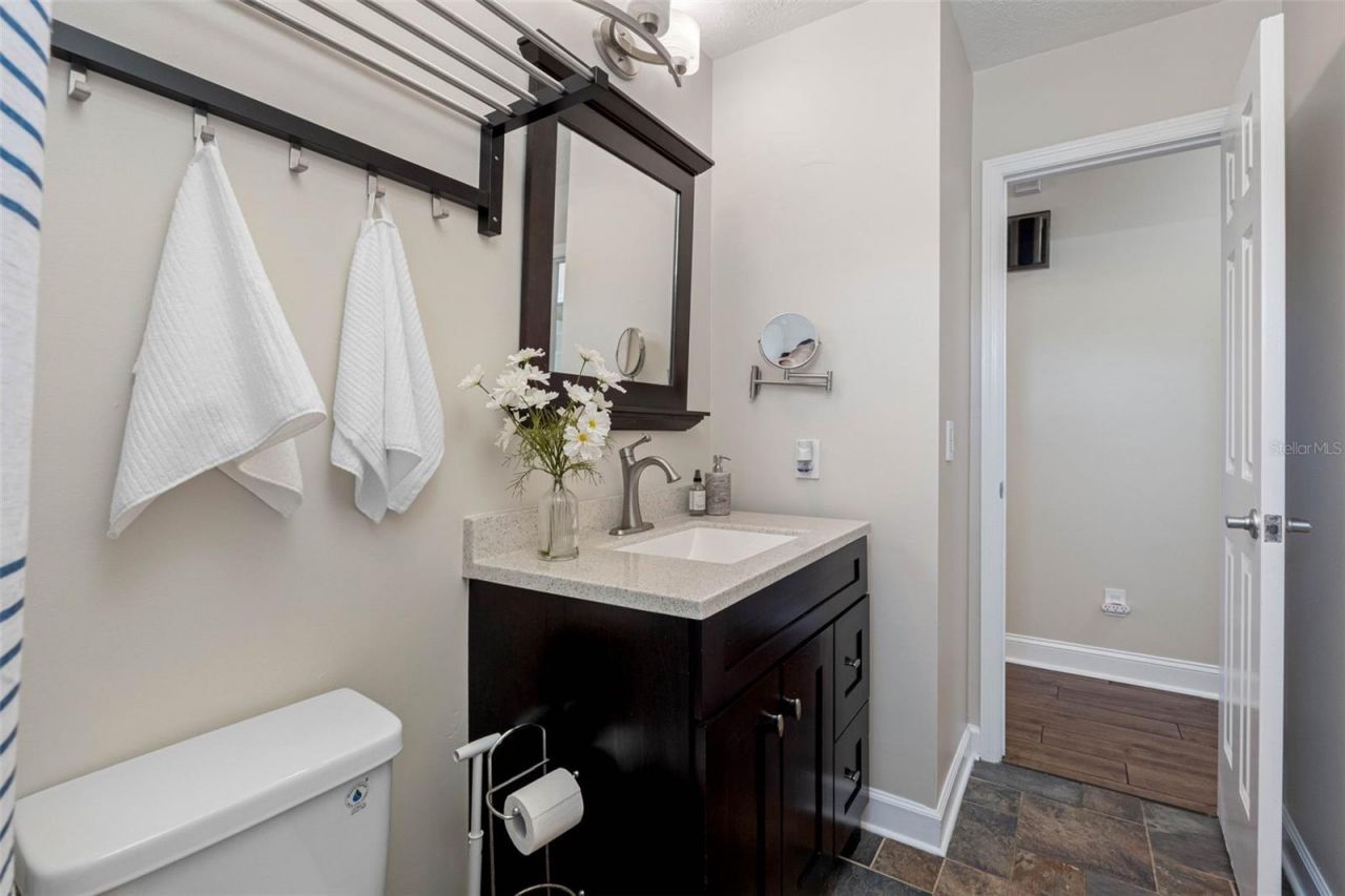 4221 River Hills Drive, Tampa, FL 33617 Photo