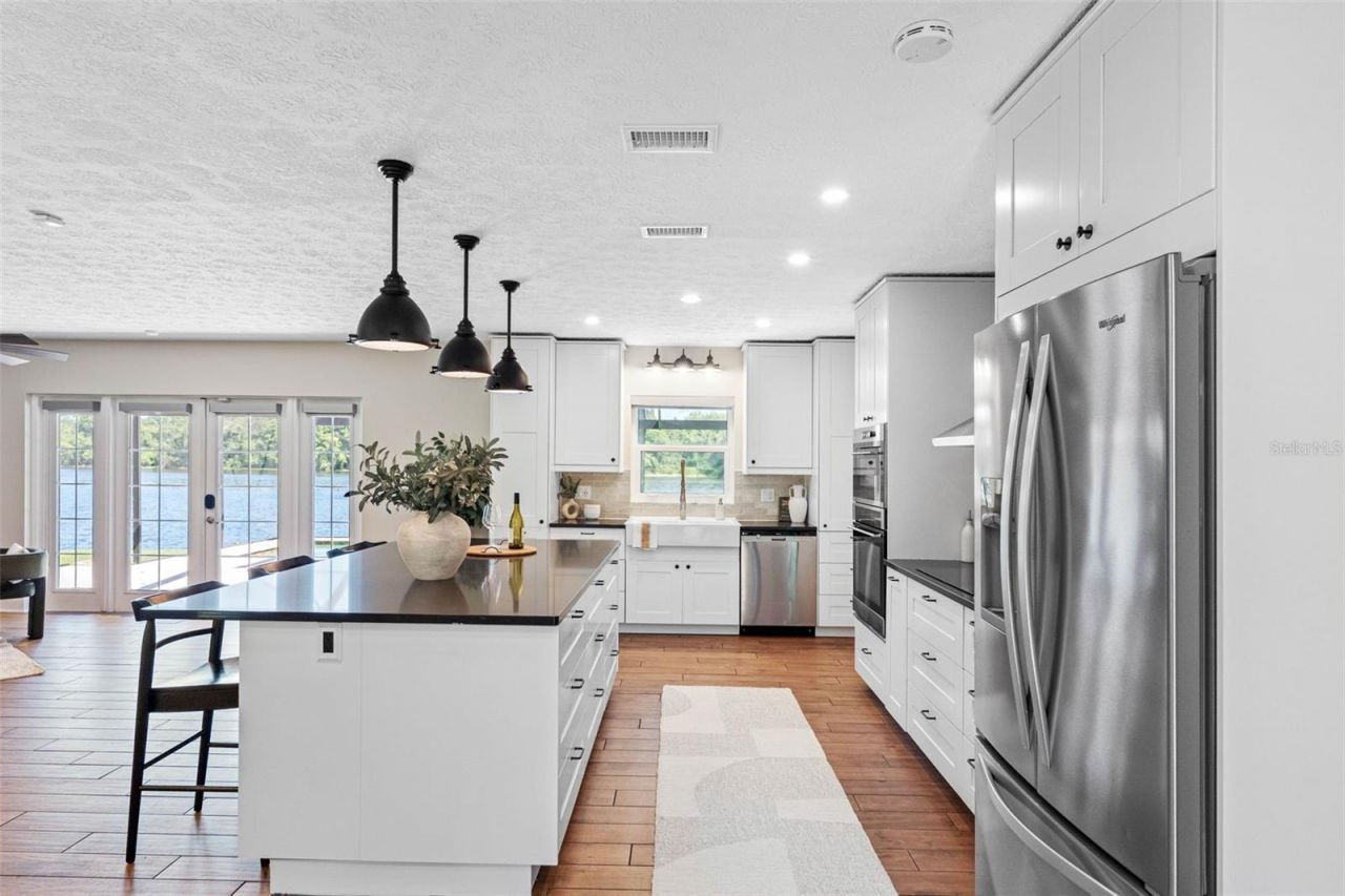 4221 River Hills Drive, Tampa, FL 33617 Photo