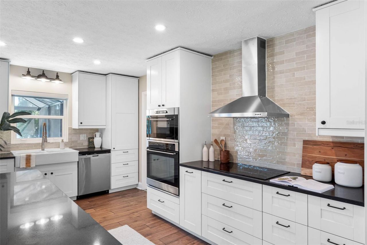 4221 River Hills Drive, Tampa, FL 33617 Photo