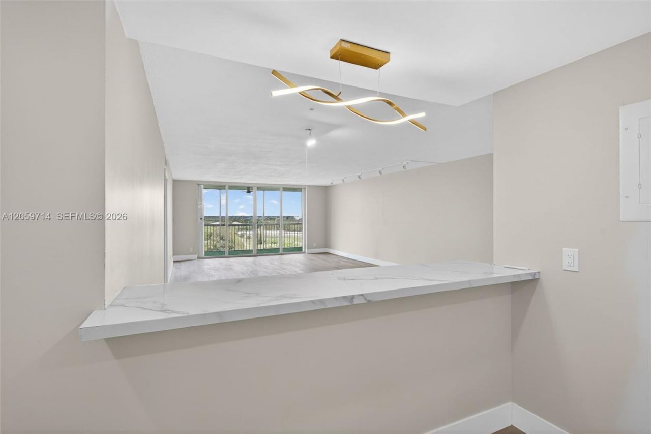 3090 N Course Dr, Unit 807, Pompano Beach, FL 33069 Photo