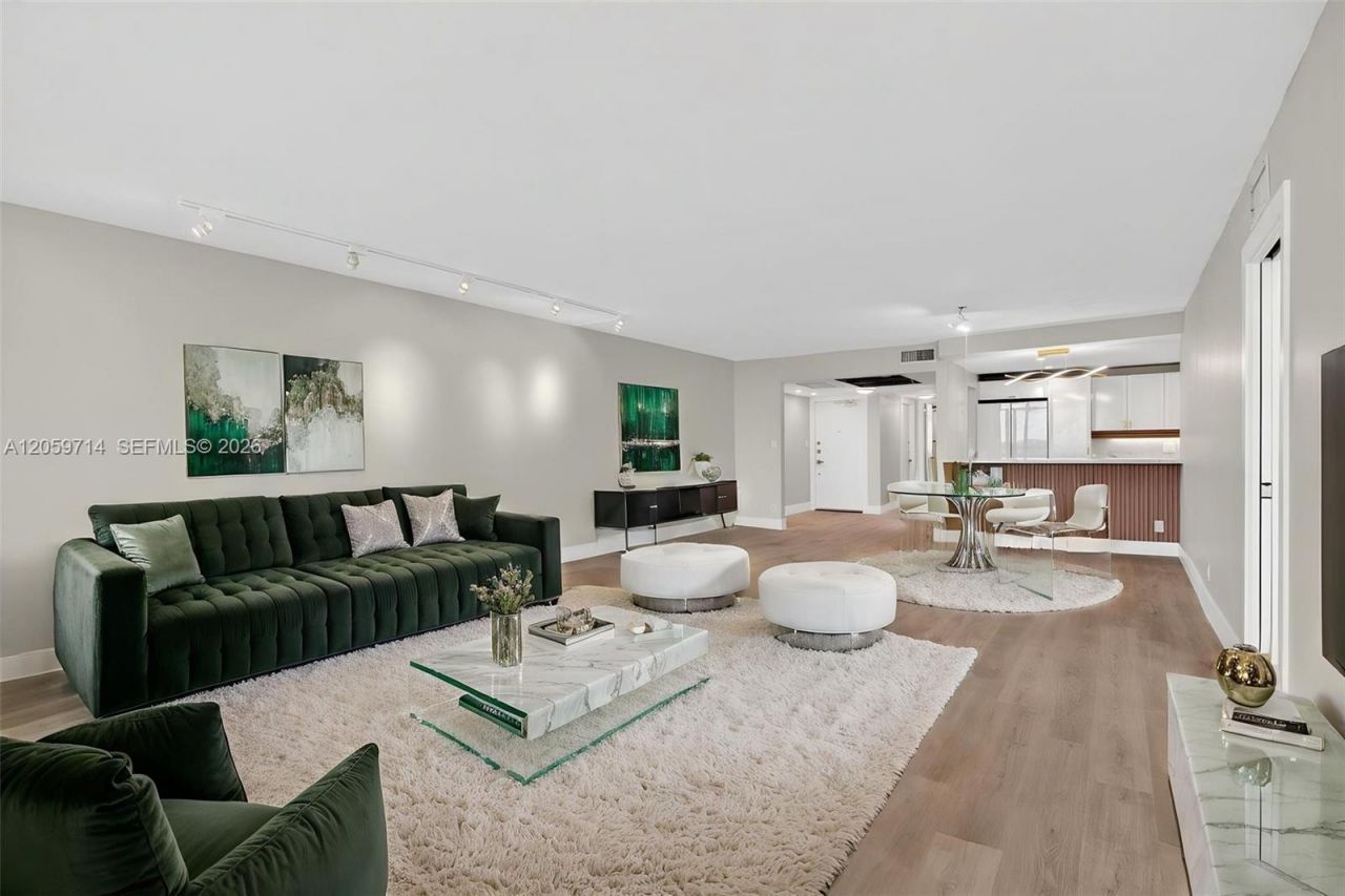 3090 N Course Dr, Unit 807, Pompano Beach, FL 33069 Photo