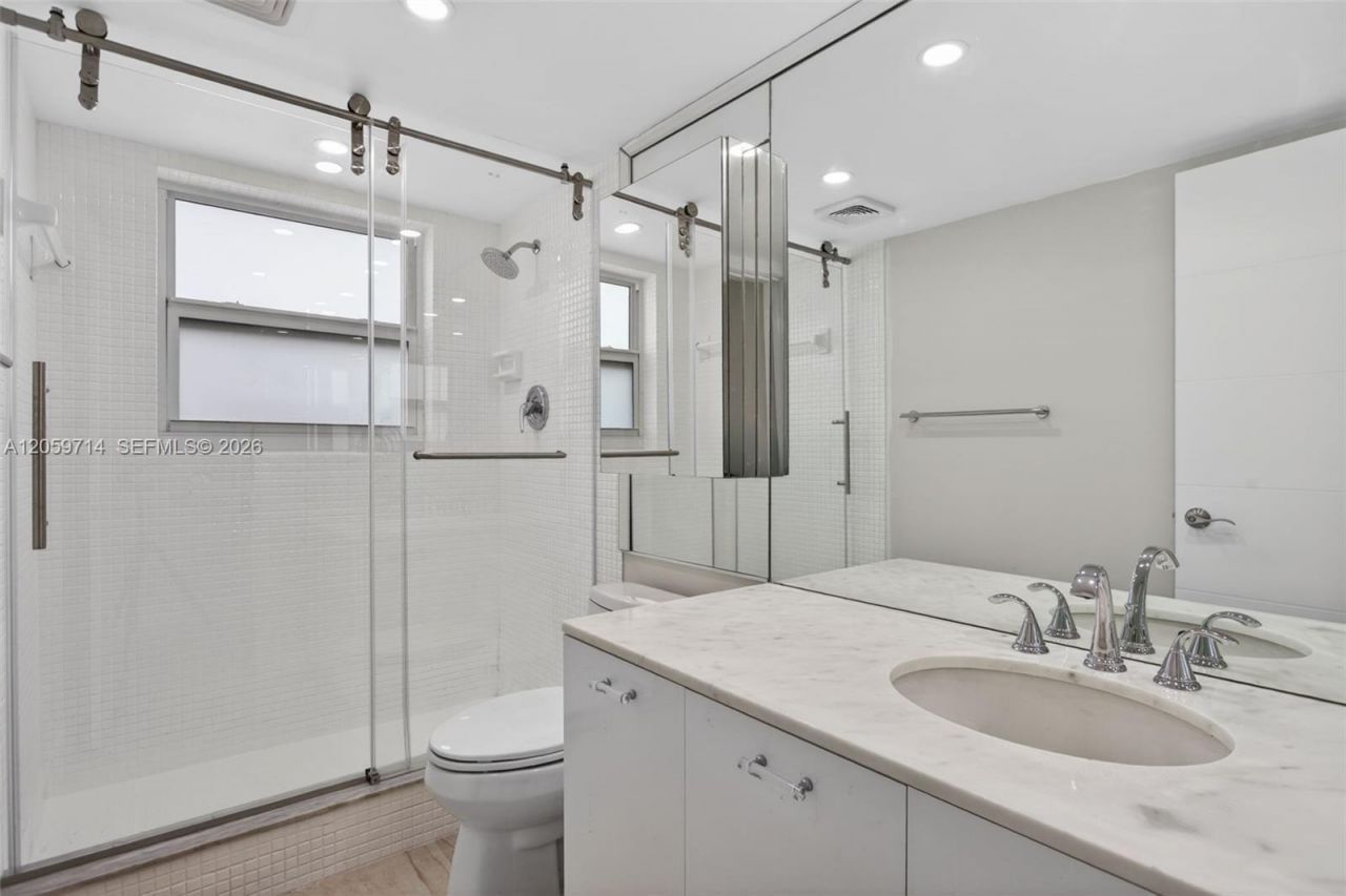 3090 N Course Dr, Unit 807, Pompano Beach, FL 33069 Photo