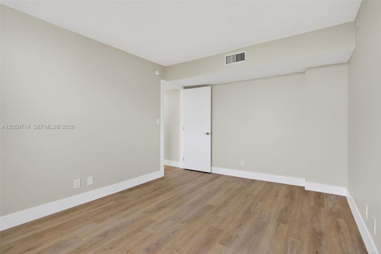 3090 N Course Dr, Unit 807, Pompano Beach, FL 33069 Photo