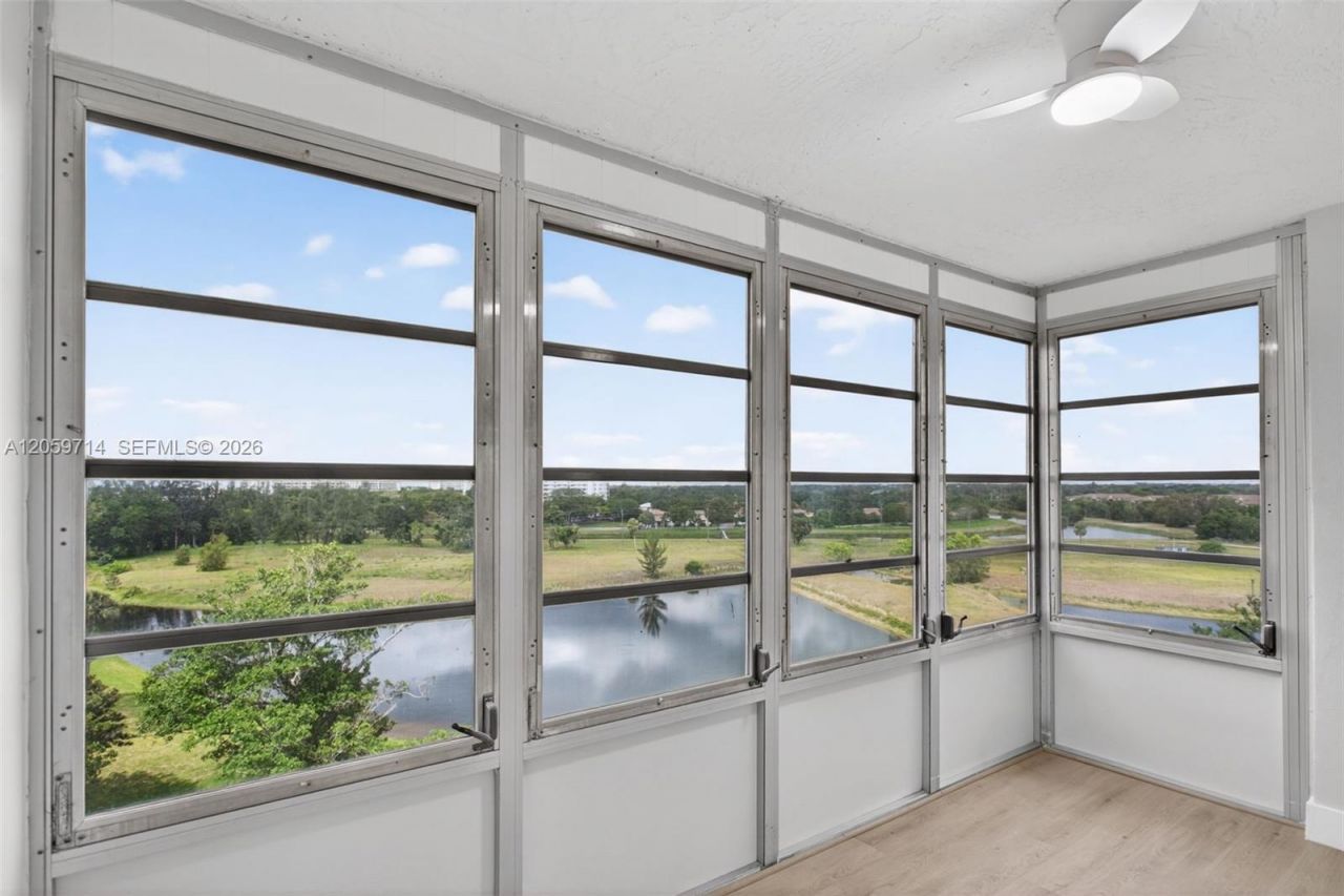 3090 N Course Dr, Unit 807, Pompano Beach, FL 33069 Photo