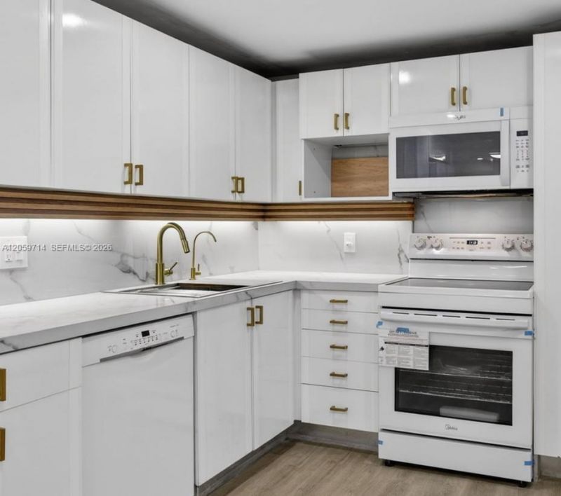 3090 N Course Dr, Unit 807, Pompano Beach, FL 33069 Photo
