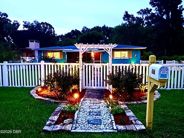 357 S Seneca Boulevard, Daytona Beach, FL 32114