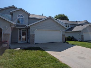 2628 Viola Heights Drive NE, Rochester, MN 55906